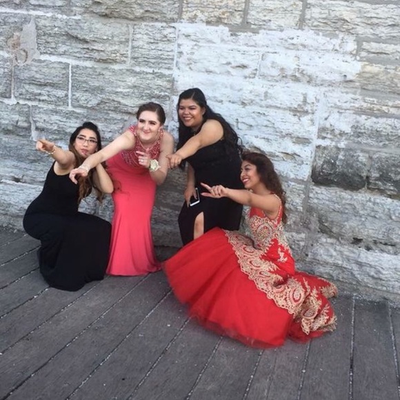 Prom dress ! - Picture 3 of 3